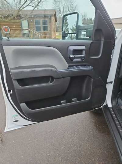2017 GMC 1500 Ext Cab, $18900. Photo 11