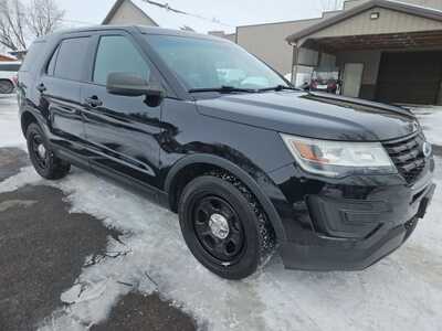 2018 Ford Explorer, $10900. Photo 3