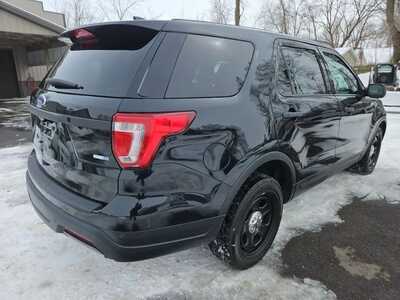2018 Ford Explorer, $10900. Photo 5