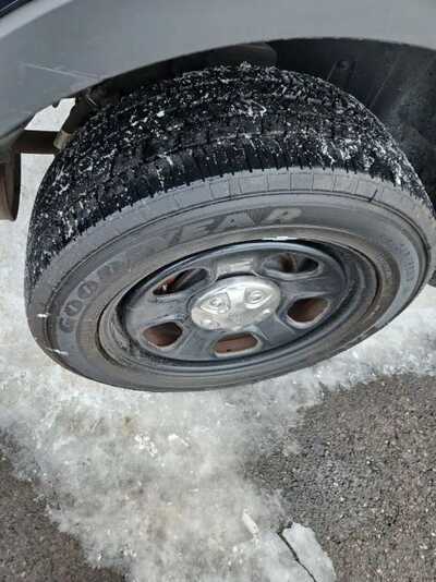 2018 Ford Explorer, $10900. Photo 9