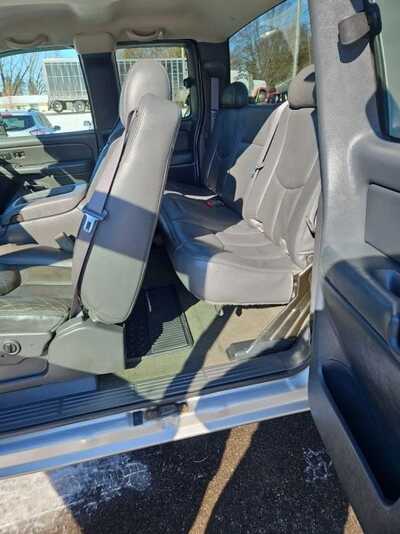 2007 Chevrolet 2500 Ext Cab, $11900. Photo 11