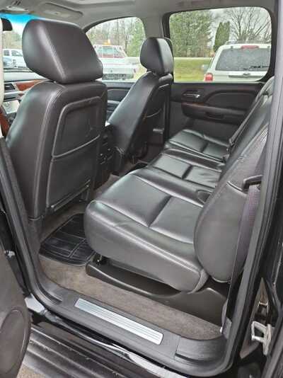 2012 Chevrolet Avalanche, $10900. Photo 10