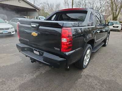 2012 Chevrolet Avalanche, $10900. Photo 5