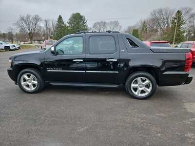 2012 Chevrolet Avalanche, $10900. Photo 8