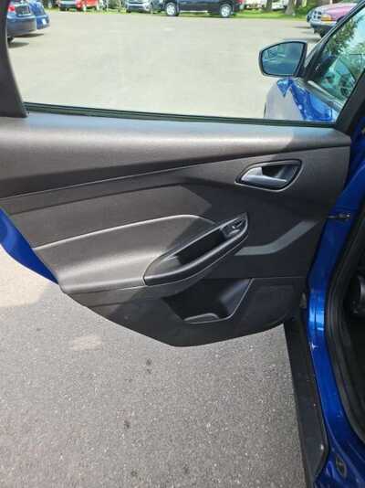 2018 Ford Focus, $6995. Photo 11