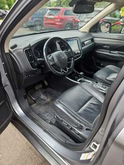 2020 Mitsubishi Outlander, $10900. Photo 11