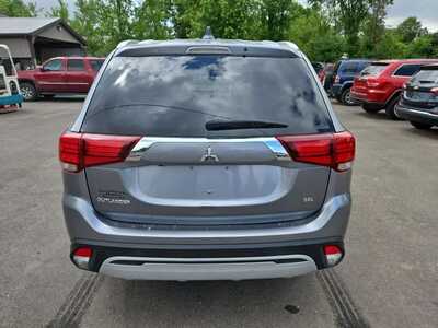 2020 Mitsubishi Outlander, $10900. Photo 6