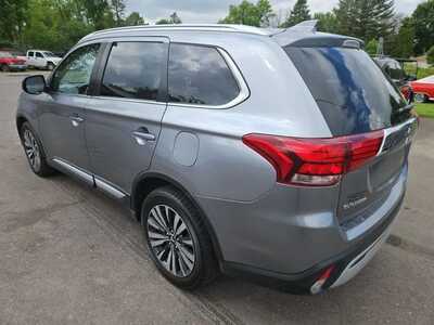 2020 Mitsubishi Outlander, $10900. Photo 7