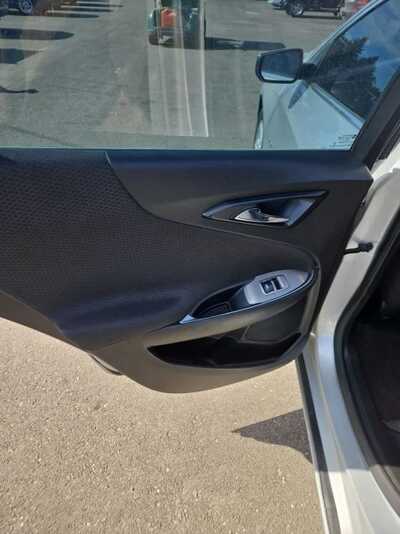 2020 Chevrolet Malibu, $8995. Photo 11