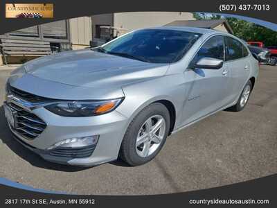 2020 Chevrolet Malibu, $8995. Photo 1