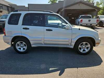 2003 Suzuki Grand Vitara, $4995. Photo 4