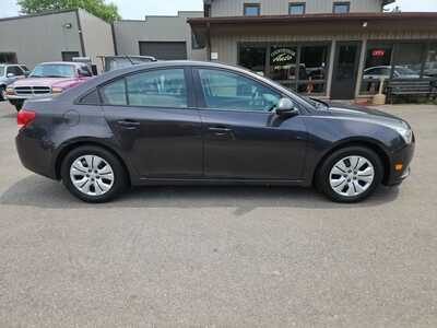 2014 Chevrolet Cruze, $4995. Photo 4