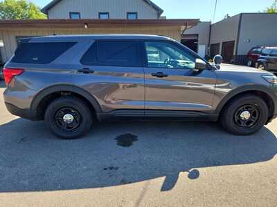 2021 Ford Explorer, $15900. Photo 4