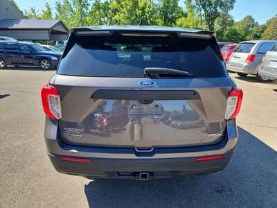 2021 Ford Explorer, $15900. Photo 6