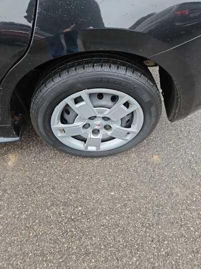 2009 Pontiac Vibe, $4995. Photo 9