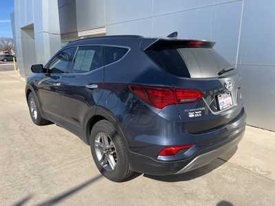 2017 Hyundai Santa Fe, $10900. Photo 3