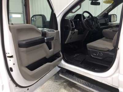 2016 Ford F150 Crew Cab, $16900. Photo 9