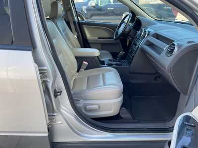 2008 Ford Taurus X, $6908. Photo 10