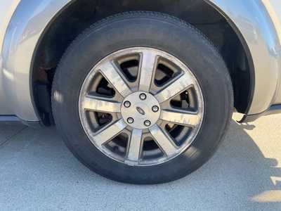 2008 Ford Taurus X, $6908. Photo 6