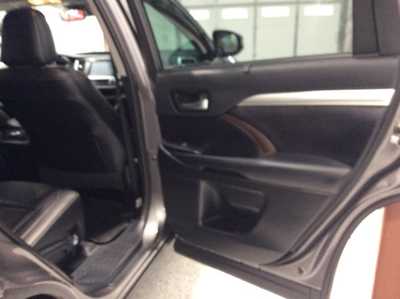 2019 Toyota Highlander, $22919. Photo 10