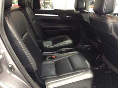 2019 Toyota Highlander, $22919. Photo 11