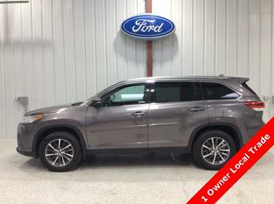 2019 Toyota Highlander, $22919. Photo 4