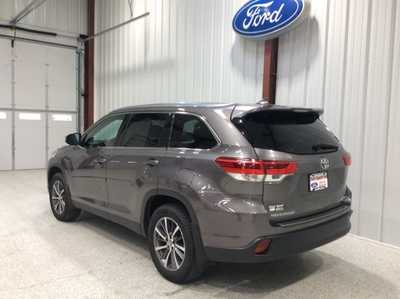 2019 Toyota Highlander, $22919. Photo 5