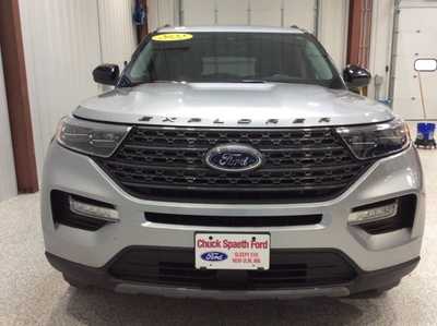 2022 Ford Explorer, $34900. Photo 2