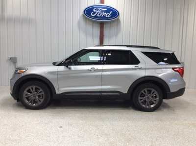 2022 Ford Explorer, $34900. Photo 4