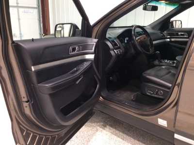 2016 Ford Explorer, $14900. Photo 10