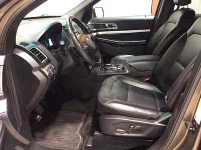 2016 Ford Explorer, $14900. Photo 11