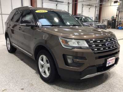 2016 Ford Explorer, $14900. Photo 3