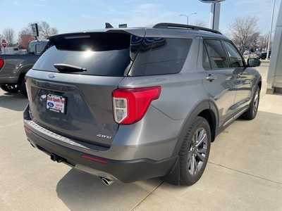 2022 Ford Explorer, $32500. Photo 4