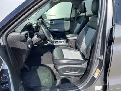 2022 Ford Explorer, $32500. Photo 7