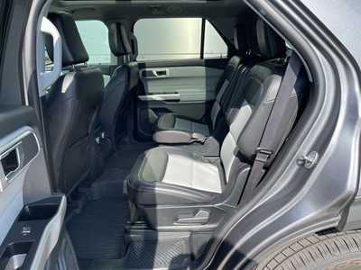 2022 Ford Explorer, $32500. Photo 8