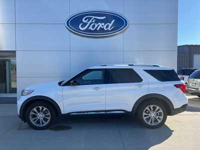 2022 Ford Explorer, $33922. Photo 2