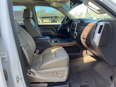 2017 GMC 1500 Crew Cab, $26900. Photo 9