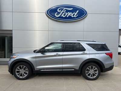 2022 Ford Explorer, $35900. Photo 2