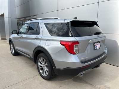 2022 Ford Explorer, $35900. Photo 3