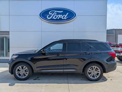 2022 Ford Explorer, $24900. Photo 2