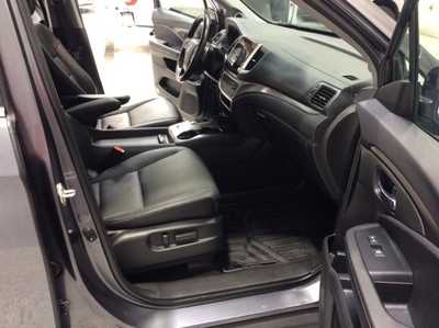2020 Honda Ridgeline, $25900. Photo 12