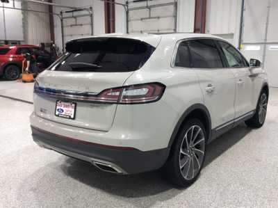 2019 Lincoln Nautilus, $25900. Photo 4