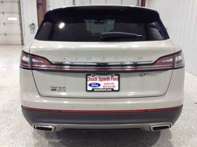 2019 Lincoln Nautilus, $25900. Photo 5