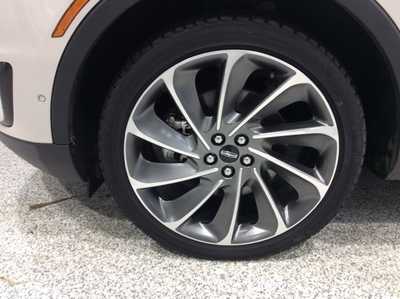 2019 Lincoln Nautilus, $25900. Photo 8