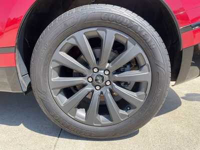 2019 Land Rover Range Rover, $29900. Photo 6