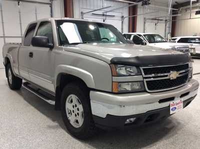 2007 Chevrolet 1500 Ext Cab, $9900. Photo 3