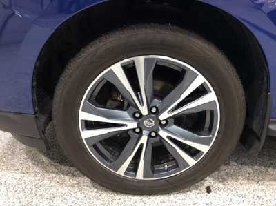 2018 Nissan Pathfinder, $13900. Photo 8