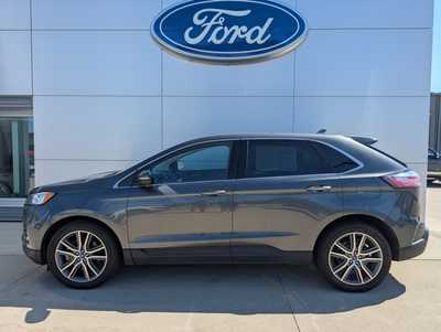 2019 Ford Edge, $16900. Photo 2