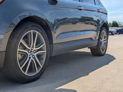 2019 Ford Edge, $16900. Photo 8