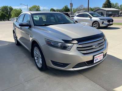 2018 Ford Taurus, $15900. Photo 3
